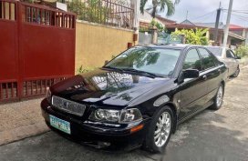 Selling Black Volvo S40 2003 at 99000 km 