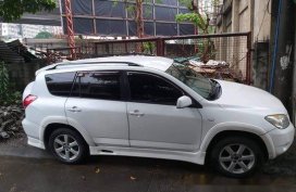 Selling White Toyota Rav4 2008 in Quezon City 