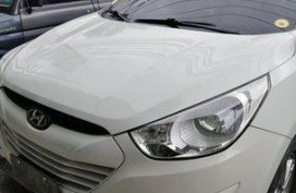 White Hyundai Tucson 2011 Automatic Gasoline for sale 