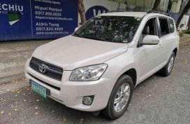 Selling White Toyota Rav4 2009 Automatic Gasoline at 63000 km