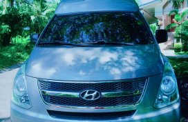 Selling Used Hyundai Starex 2011 Van at 54000 km in Davao City 