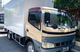 Selling 2006 Isuzu Elf in Paranaque 