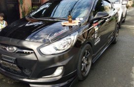 Selling Black Hyundai Accent 2014 Manual Gasoline at 86000 km 