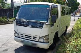 Selling Isuzu Nhr 2011 in Quezon City