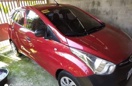 Red Hyundai Eon 2016 at 12000 km for sale 