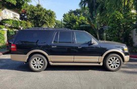 Selling Black Ford Expedition 2012 at 16200 km