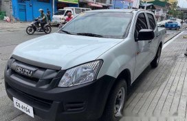 Sell White 2017 Isuzu D-Max Manual Diesel at 35000 km 