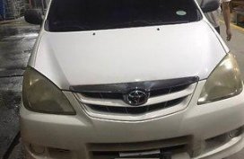 Selling White Toyota Avanza 2009 at 130000 km 
