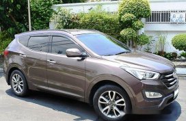 Selling Brown Hyundai Santa Fe 2013 Automatic Diesel at 69000 km 