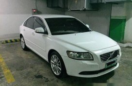 Selling White Volvo S40 2010 Automatic Gasoline 
