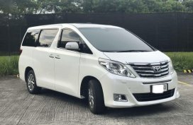 Sell 2012 Toyota Alphard Van in Parañaque