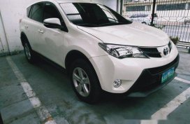 Sell White 2014 Toyota Rav4 in Makati