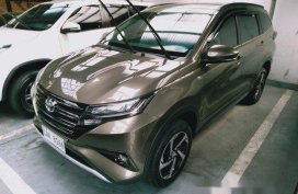 Selling Grey Toyota Rush 2019 Automatic Gasoline