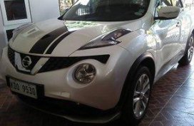 Selling White Nissan Juke 2017 Automatic Gasoline  