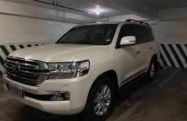 Sell 2016 Toyota Land Cruiser in Quezon City