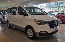 Hyundai Grand Starex Swivel Seats Promo