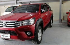 Selling Red Toyota Hilux 2017 in Makati