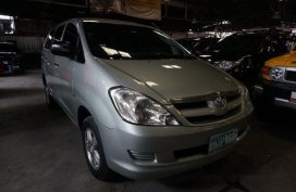 Selling Silver Toyota Innova 2008 in Makati
