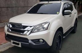 White Isuzu Mu-X 2015 for sale in Marikina