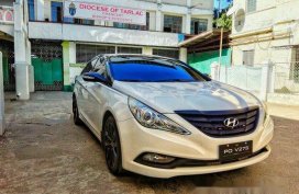 Sell White 2011 Hyundai Sonata in Manila
