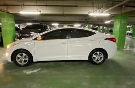 White Hyundai Elantra 2012 for sale in Manual