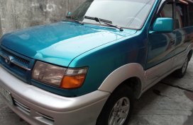 Selling Toyota Revo 2001 in Manila