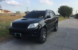 Sell Black 2011 Toyota Hilux in Angeles