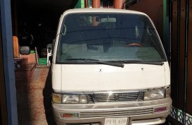 White Nissan Urvan 2000 for sale in Manual