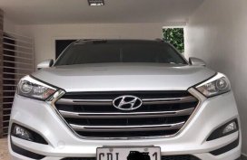 Selling White Hyundai Tucson 2016 in Manila