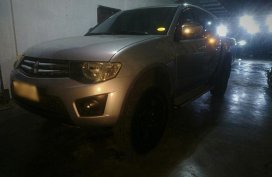 Selling Silver Mitsubishi Strada 2014 in Manila
