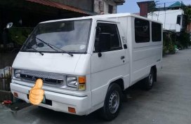 White Mitsubishi L300 2007 for sale in Jollibee