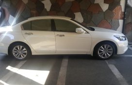 Selling Pearl White Honda Accord 2012 in Quezon City