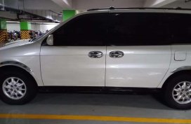 Pearl White Kia Carnival 2007 for sale in Automatic