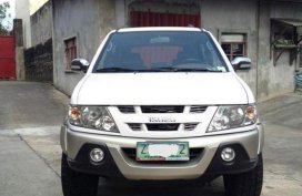 White Isuzu Crosswind 2007 for sale in Manual