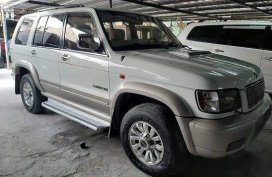 Selling White Isuzu Trooper 2004 in Quezon City 
