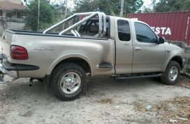 Grayblack Ford Triton 2004 for sale in Automatic