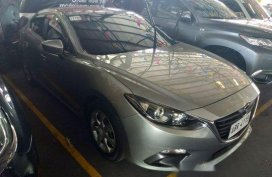 Selling Silver Mazda 3 2015 in Quezon City