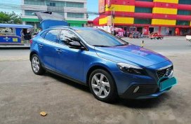 Blue Volvo V40 2016 Automatic for sale 