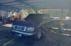 Sell Green 2015 Nissan Navara in Pavia