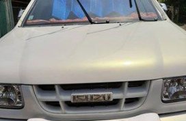 Sell White 2004 Isuzu Crosswind at 72000 km 