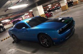 Selling Blue Dodge Challenger 2017 at 3000 km