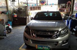 Selling Silver Isuzu D-Max 2015 Truck at 14000 km
