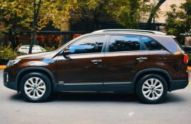 Selling Brown Kia Sorento 2013 at 71000 km