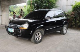 Selling Black Hyundai Tucson 2009 at 92000 km