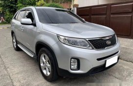 Selling Silver Kia Sorento 2014 at 52400 km