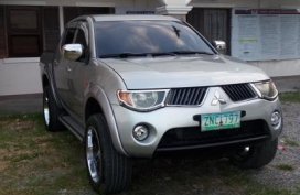 Selling Silver Mitsubishi Strada 2008 in Calapan