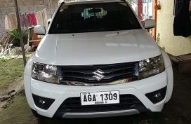 Selling White Suzuki Grand Vitara 2014 in Pamplona
