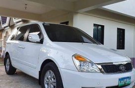White Kia Carnival 2013 Manual for sale  
