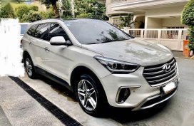 Pearlwhite Hyundai Grand santa fe 2017 for sale in Automatic
