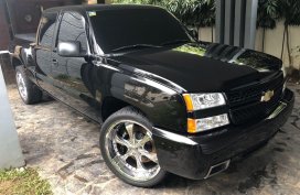 Selling Chevrolet Silverado 2003 in Makati